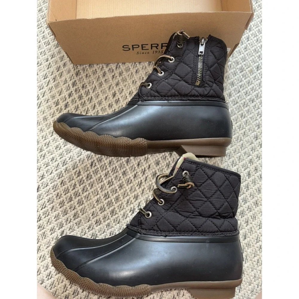 Sperry Top Sider Saltwater Snow/Rain Boot Quilt nylon Black New 7.5 Waterproof